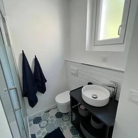 Apartment Lumineux: Elegance With 3 Bedrooms