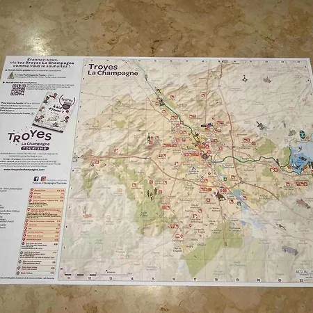 Magnifique Familiale 6 Personnes 3 Et 3 Salles De Bain En Hyper Centre Avec Rue Pietonne Parking 20m *